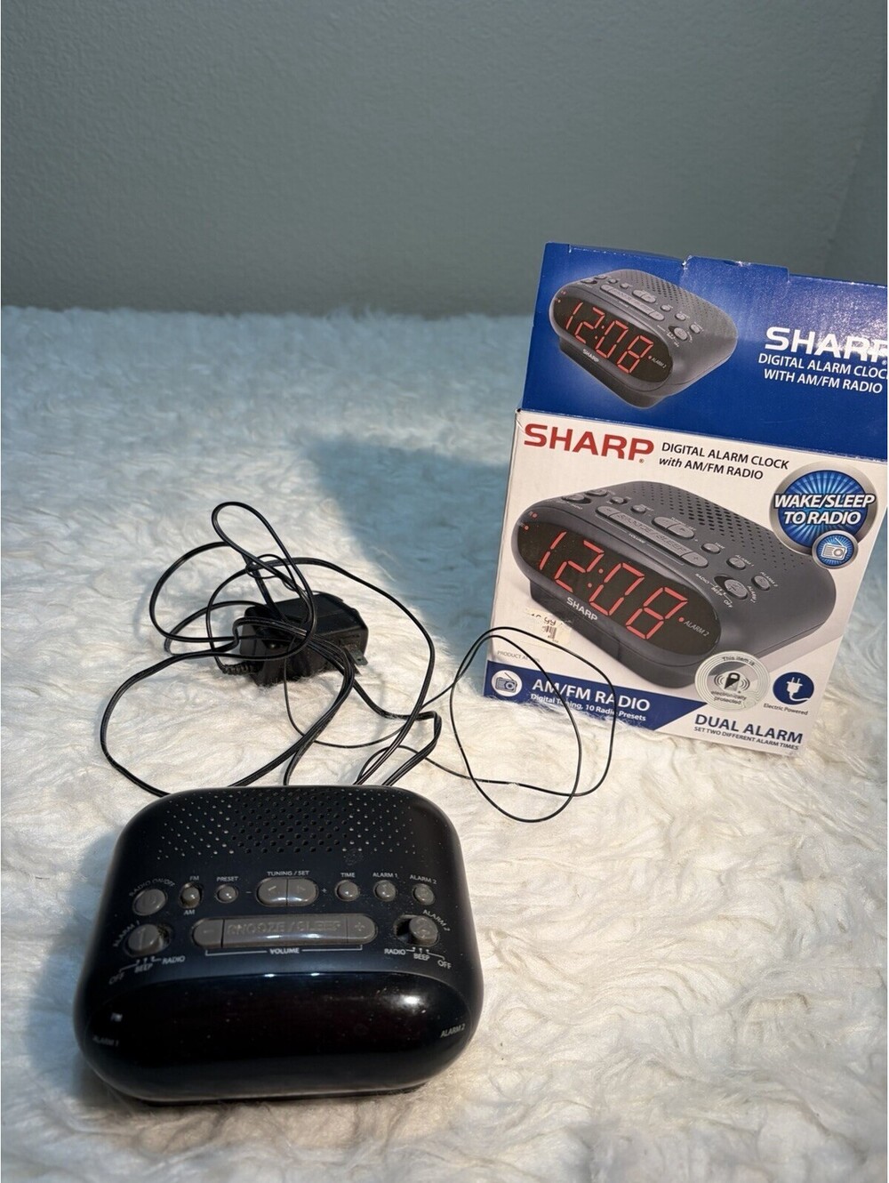 Sharp Digital Dual Alarm Clock with AM/FM Radio SPC695. EXCELLENT TRAVEL CLOCK